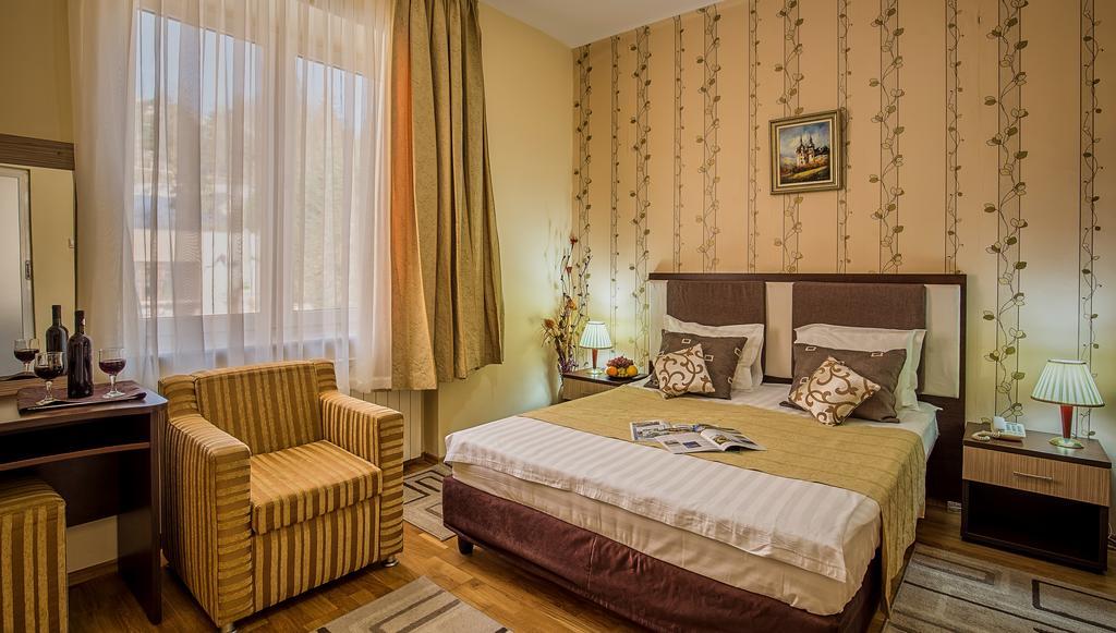 Hotel Rina Cerbul Sinaia Ngoại thất bức ảnh