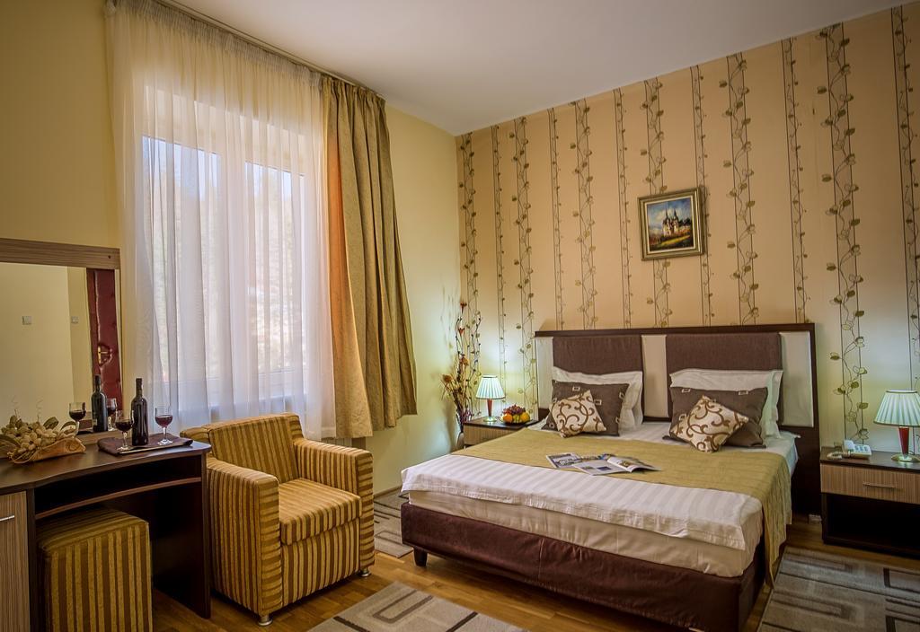 Hotel Rina Cerbul Sinaia Ngoại thất bức ảnh
