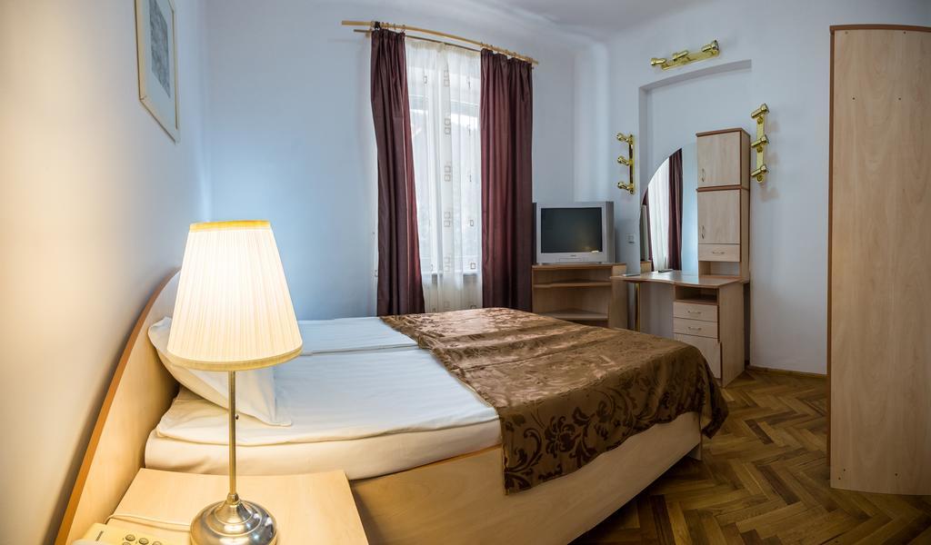 Hotel Rina Cerbul Sinaia Ngoại thất bức ảnh
