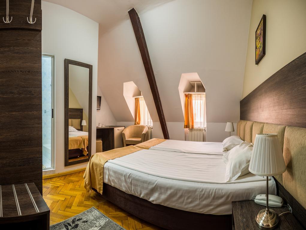 Hotel Rina Cerbul Sinaia Ngoại thất bức ảnh