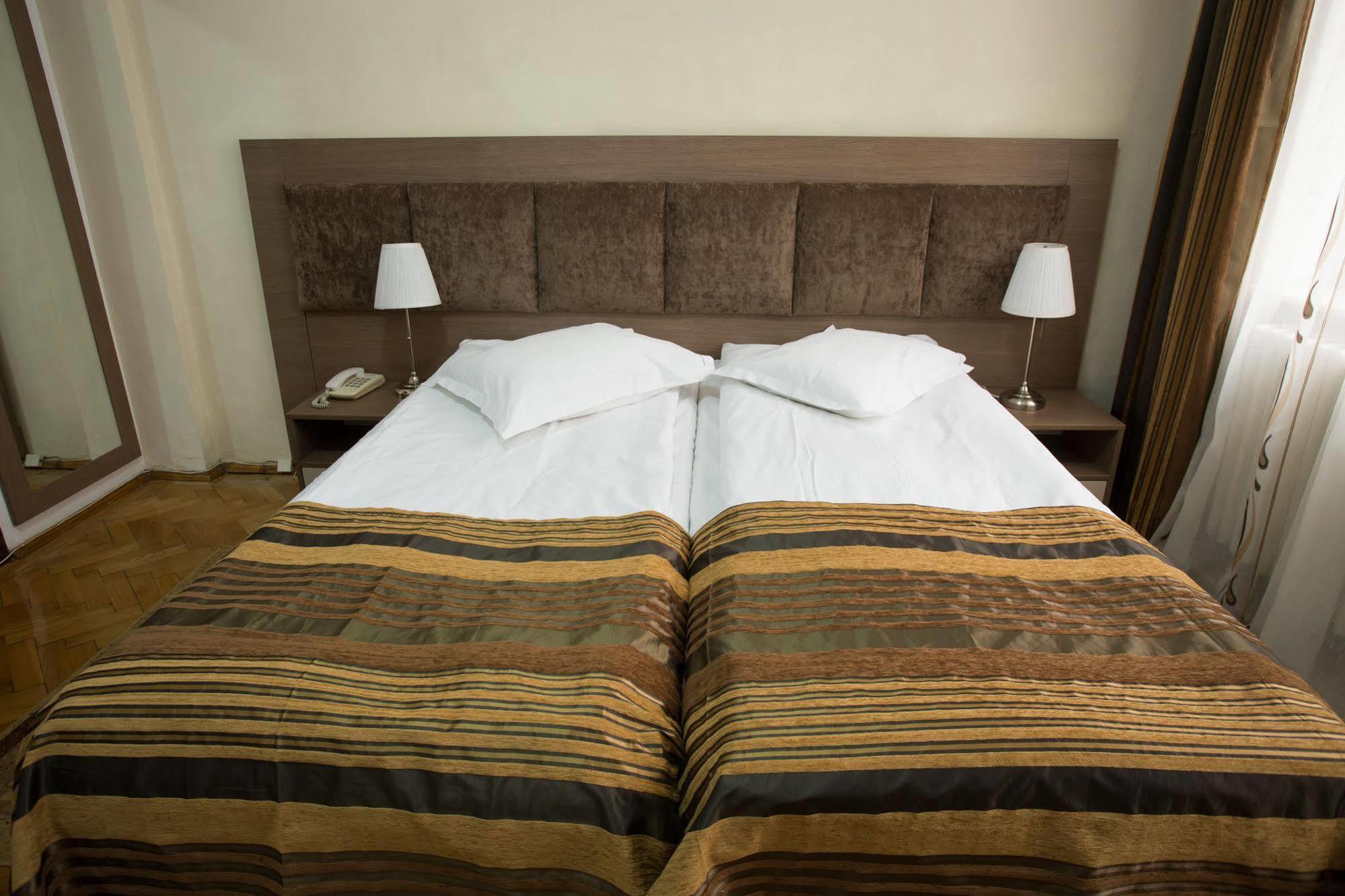 Hotel Rina Cerbul Sinaia Ngoại thất bức ảnh