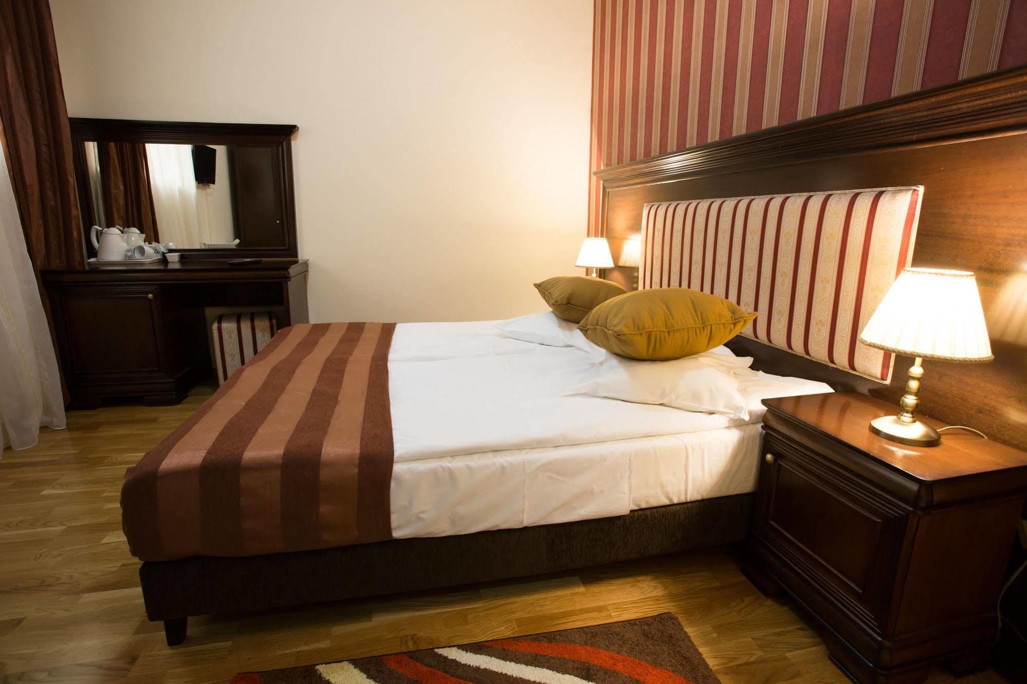 Hotel Rina Cerbul Sinaia Ngoại thất bức ảnh