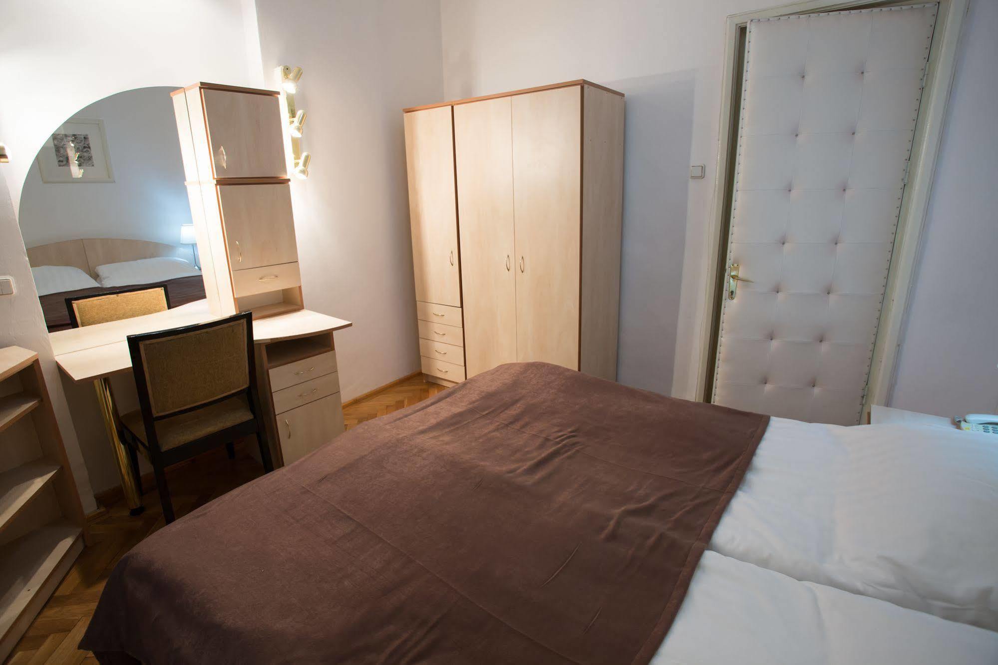 Hotel Rina Cerbul Sinaia Ngoại thất bức ảnh