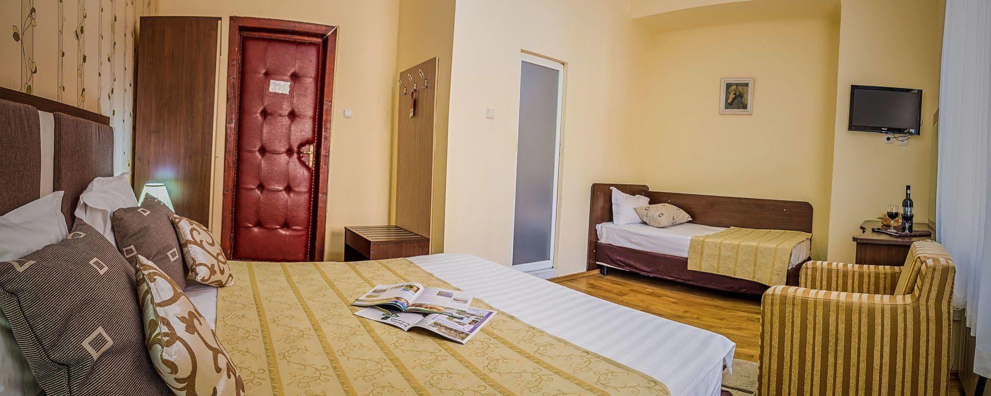 Hotel Rina Cerbul Sinaia Ngoại thất bức ảnh
