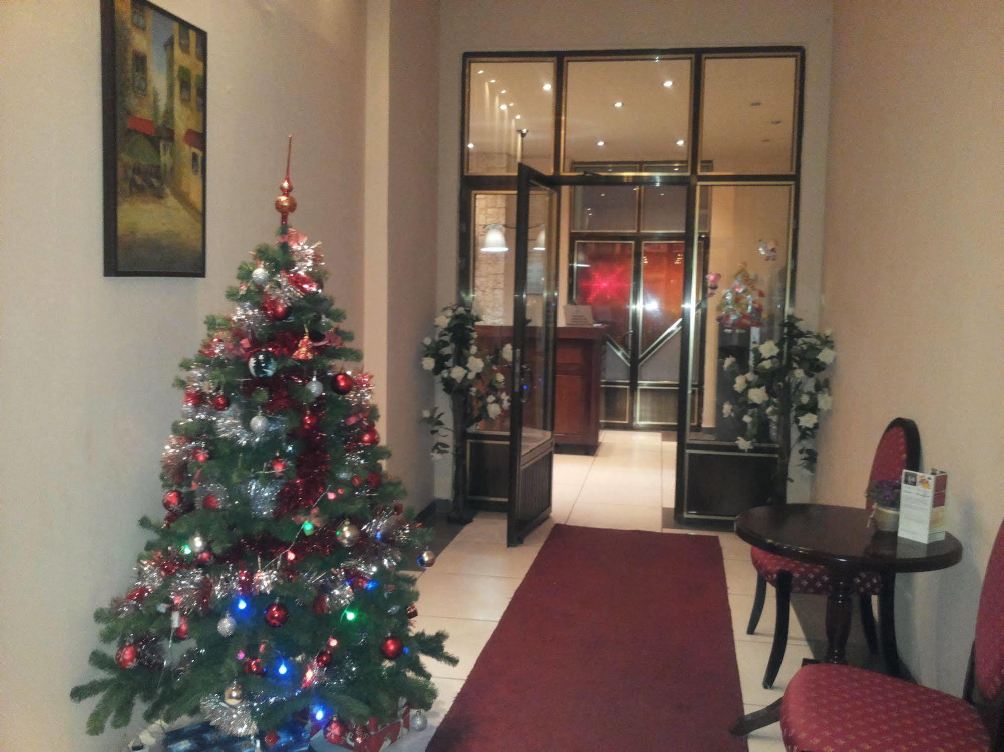 Hotel Rina Cerbul Sinaia Ngoại thất bức ảnh